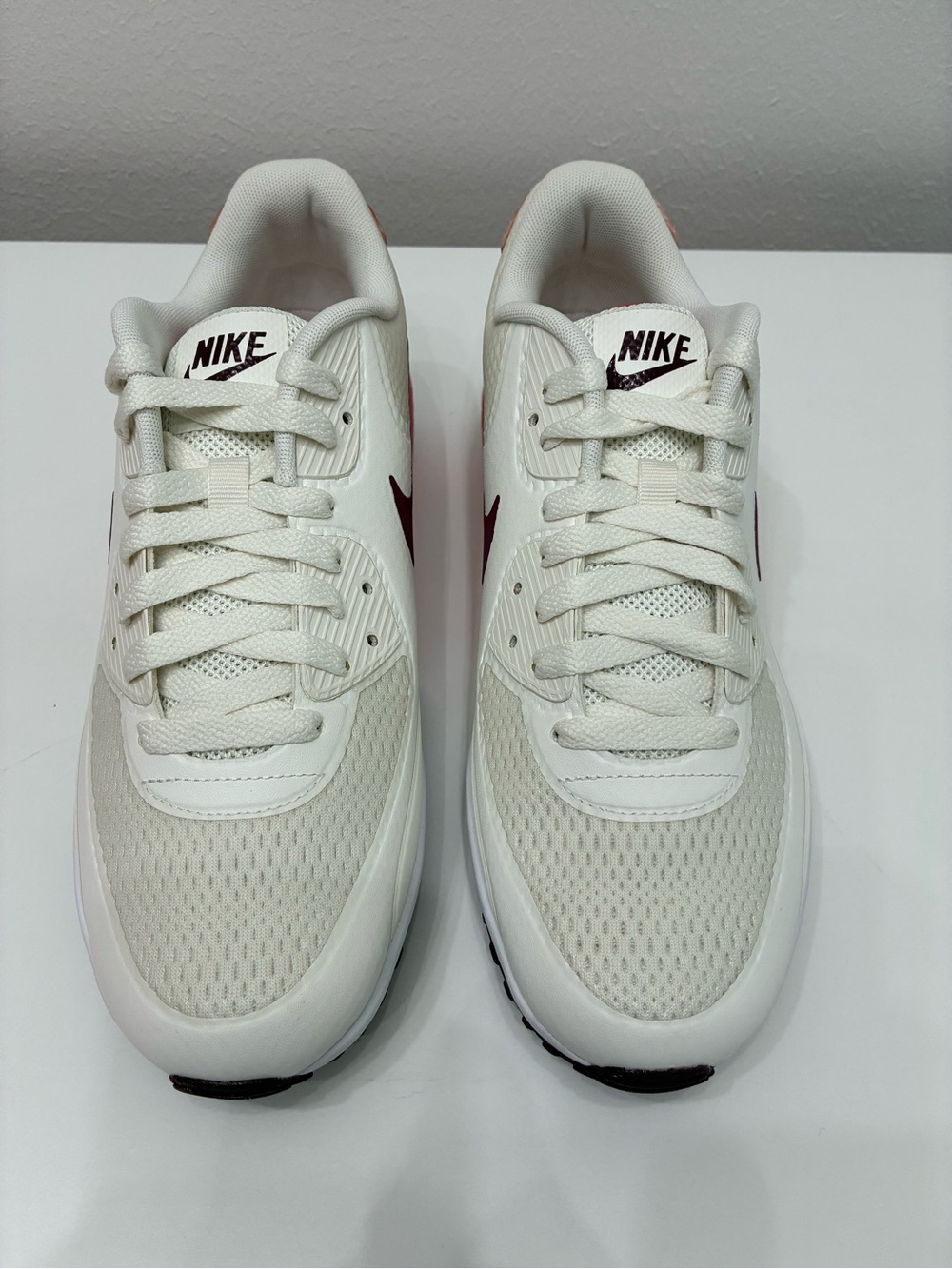Nike Men’s Cream/White Sneakers with Maroon Swoosh Air Max 90G